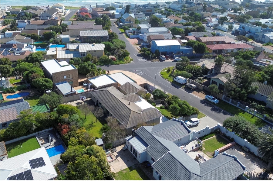 4 Bedroom Property for Sale in Melkbosstrand Central Western Cape